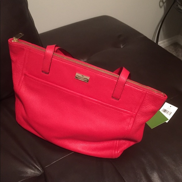 Kate Spade purse/purchased for $355.00 US *never used* - Picture 4 of 8